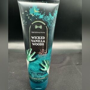 Bath & Body Works Wicked Vanilla Woods Body Cream - Black and Teal